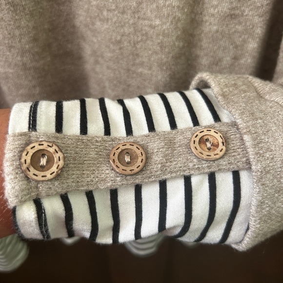 Lovely Melody woman’s top - Picture 7 of 9